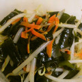 miyochama's cooksnap of when they made ちくわとワカメ＋もやしのオイスター炒め♪.