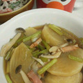 らいそ☆'s cooksnap of when they made 簡単とろっとろ～❤かぶとベーコンの炒め煮.