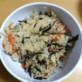 kyhrかあちゃん's cooksnap of when they made 簡単ひじきご飯☆栄養満点行楽弁当にも☆.