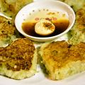happyママ♪'s cooksnap of when they made 七味醤油マヨで☆桜海老と焼き海苔の大根餅.