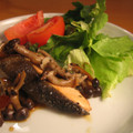 yucco's cooksnap of when they made 鮭としめじのガーリックバター炒め。.