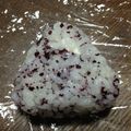 assari＊'s cooksnap of when they made ゆかりとチーズのおむすび.