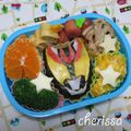 cherissa's cooksnap of when they made キャラ弁☆仮面ライダーキバおにぎり！.