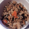 ☆佳恵☆'s cooksnap of when they made めんつゆで♪ひじきの炊き込みご飯.