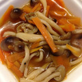 maron1127's cooksnap of when they made しめじとにんじんのおしょうゆ蒸し.