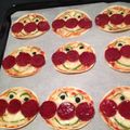 しょむたん's cooksnap of when they made 餃子の皮でアンパンマンピザ.