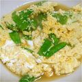 新米たままま's cooksnap of when they made 簡単煮物☆おかあさんのさやえんどう卵とじ.