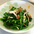 スージー＆ジル's cooksnap of when they made 超簡単！しめじとほうれん草の梅昆布茶和え.