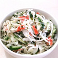 ibuちゃん's cooksnap of when they made 簡単！新玉ねぎとカニカマのごまマヨ和え★.