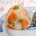 はやみちゃん's cooksnap of when they made 枝豆と鮭のおにぎり。.