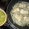 bu¢¢sky♪'s cooksnap of when they made 簡単！鶏肉もやし ネギ塩中華だれ.