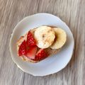 悠LOVE航's cooksnap of when they made 苺とバナナのバゲットオープンサンド.