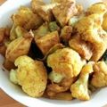 koropiyon's cooksnap of when they made カリフラワーと鶏肉のカレー炒め.