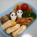 すまいるmam's cooksnap of when they made パンダVS謎の３匹（パンダ編）キャラ弁.