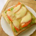 nekoland's cooksnap of when they made アボカドとトマトのチーズトースト.
