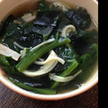 りらくるみん's cooksnap of when they made ほうれん草とかにかまとわかめのすまし汁.