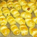 くにHH's cooksnap of when they made プチ♪ウインナーパン.