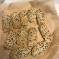 ju22's cooksnap of when they made やめられない。とまらない。ごまクッキー.