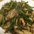 fujiko884's cooksnap of when they made スタミナ満点‼豚肉とニンニクの芽炒め.