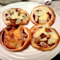 姫々姫's cooksnap of when they made 笑ってしまうくらい超簡単！餃子の皮ピザ.