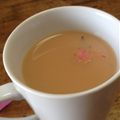 あずあず子's cooksnap of when they made 桜の花と苺のミルクティー.