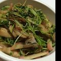 ナナヒカ's cooksnap of when they made 蒲鉾入り豆苗、エリンギのおかか炒め.