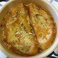 ☆ホイミン★'s cooksnap of when they made チョッと真面目なオニオングラタンスープ.