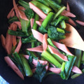 あい葉's cooksnap of when they made 小松菜、魚肉ソーセージのソース炒め.