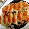 つっきー☆mama's cooksnap of when they made 肉汁ジュワっと　外は羽つき焼き餃子♪.