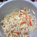 たあなけきるし's cooksnap of when they made 簡単！新玉ねぎとカニカマのごまマヨ和え★.