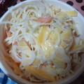 cucuchan's cooksnap of when they made 簡単一品カニカマとエノキと新玉ねぎサラダ.