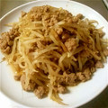 魔法陣グルグル's cooksnap of when they made もやしと挽肉のほんのりピリ辛炒め.
