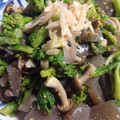 こおならはいか's cooksnap of when they made 菜の花としめじのごま和え☆ちょっと一品.