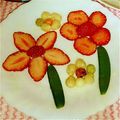 mamananik's cooksnap of when they made 簡単♡少ない苺でお花の飾り切り✤.