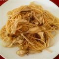 Fmiin's cooksnap of when they made タマネギとしめじの和風パスタ.