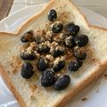 きゃろぽて's cooksnap of when they made ☆黒豆トースト☆八ツ橋味♡.