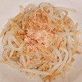 WOODs´'s cooksnap of when they made とっても簡単★もやしのおかかめんつゆ和え.