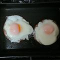 クックパパット's cooksnap of when they made 冷凍卵1個で、2個の目玉焼き♡裏技♪.