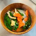 azbjbn's cooksnap of when they made ニラと人参のお味噌汁.