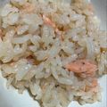 Kenmama＊'s cooksnap of when they made 激旨！鮭のニンニクバター醤油炊き込みご飯.