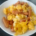 ひんべえ's cooksnap of when they made 忙しい朝に☆簡単☆ポークビッツ＆卵炒め.