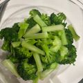 ママメイン！時々子供's cooksnap of when they made ブロッコリー★電子レンジでチン♪.