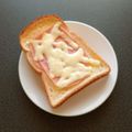 WOODs´'s cooksnap of when they made lunchに！ハム＆チーズトースト♪.