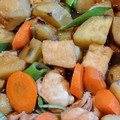 クックUZBA6P☆'s cooksnap of when they made 鶏肉とさつま芋と人参の煮物.