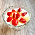 悠LOVE航's cooksnap of when they made 角切りりんごと苺のヨーグルトパフェ♡.