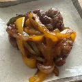 山田なお's cooksnap of when they made 柔らか豚肉とパプリカの黒酢炒め.
