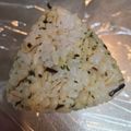 ゆるмαмα's cooksnap of when they made しげき感激♪塩昆布とわさびのおにぎり.