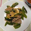 ellie21's cooksnap of when they made 豚肉とスナップエンドウの卵オイスター炒め.