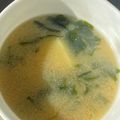 にゃつめ〜's cooksnap of when they made じゃがいもとわかめの味噌汁でほっこりと♬.