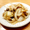 かなりんココりん's cooksnap of when they made 簡単！油揚げとシメジの炒め物.